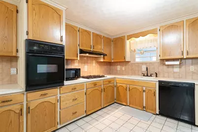 6 Maynard St, Webster, MA 01570 - Photo 11