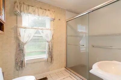 6 Maynard St, Webster, MA 01570 - Photo 17