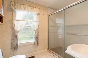6 Maynard St, Webster, MA 01570 - Photo 17