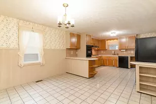 6 Maynard St, Webster, MA 01570 - Photo 9