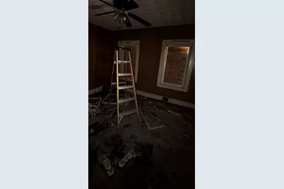 37 Adams St, Lawrence, MA 01843 - Photo 11