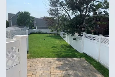 109 Farwell St #109, Newton, MA 02460 - Photo 17