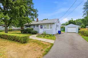 23 Steuben St, Springfield, MA 01151 - Photo 1