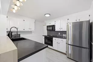 63 Spruce St, Westfield, MA 01085 - Photo 5