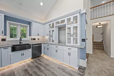 85 N Main St #15, Belchertown, MA 01007 - Photo 9