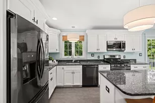 431 River St, Dunstable, MA 01827 - Photo 3