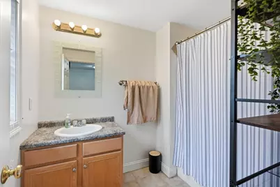 87 Crescent St, Lowell, MA 01851 - Photo 19