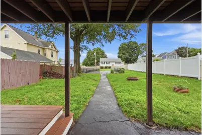87 Crescent St, Lowell, MA 01851 - Photo 33