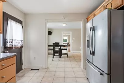 87 Crescent St, Lowell, MA 01851 - Photo 13