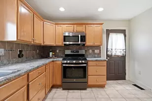 87 Crescent St, Lowell, MA 01851 - Photo 15