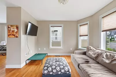 87 Crescent St, Lowell, MA 01851 - Photo 5