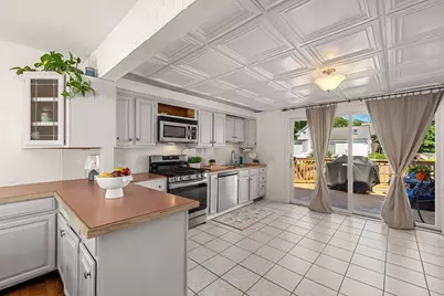 21 Burroughs St, Danvers, MA 01923 - Photo 9