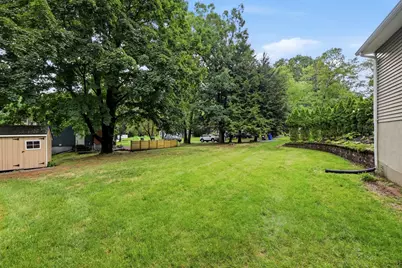 8 Linwood Dr, Wilbraham, MA 01095 - Photo 7