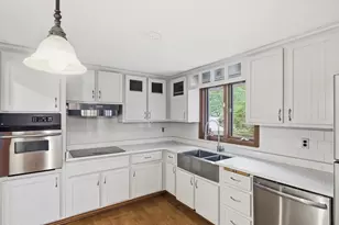 15 Elm Ct, Maynard, MA 01754 - Photo 3