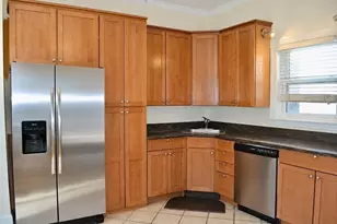 13 Howe St, Somerville, MA 02145 - Photo 5