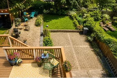 13 Howe St, Somerville, MA 02145 - Photo 3