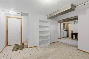 38 Trowbridge Ln, Shrewsbury, MA 01545 - Photo 33