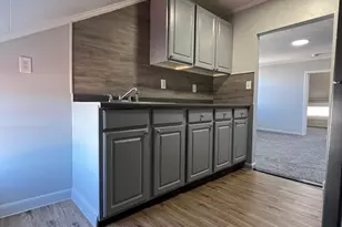 95 Wade St, Fall River, MA 02721 - Photo 5