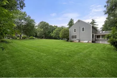 24 Longwood Dr, Hopkinton, MA 01748 - Photo 5