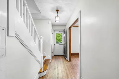 32 Marsden St, Springfield, MA 01109 - Photo 3