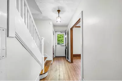 32 Marsden St, Springfield, MA 01109 - Photo 3
