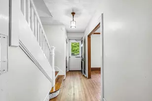 32 Marsden St, Springfield, MA 01109 - Photo 3