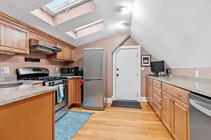 24 Chisholm Ln, Boston, MA 02131 - Photo 5