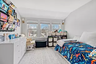 24 Chisholm Ln, Boston, MA 02131 - Photo 9