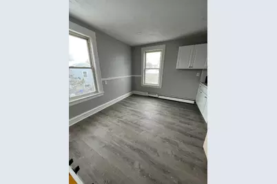 12 Bellevue St #2, Lowell, MA 01851 - Photo 5
