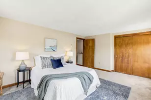 41 Mountain St, Woburn, MA 01801 - Photo 17