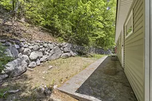 41 Mountain St, Woburn, MA 01801 - Photo 31