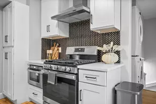 7 Dickson, Somerville, MA 02144 - Photo 3