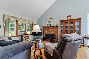 109 Hale Rd, Hubbardston, MA 01452 - Photo 17
