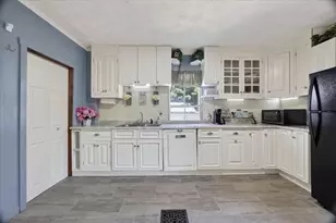 171 Bartlett St, Brockton, MA 02301 - Photo 3