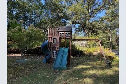 25 Berkshire Dr, Winchester, MA 01890 - Photo 3