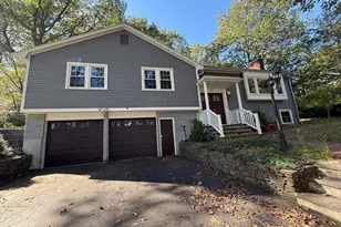 25 Berkshire Dr, Winchester, MA 01890 - Photo 1