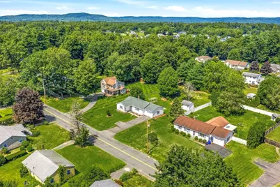65 Plain St, Easthampton, MA 01027 - Photo 3