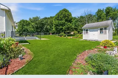 65 Plain St, Easthampton, MA 01027 - Photo 11