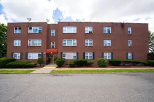 949 Hampden St, Holyoke, MA 01040 - Photo 3