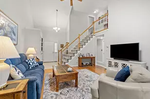 7 Nature View Dr, Uxbridge, MA 01569 - Photo 5