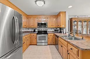 7 Nature View Dr, Uxbridge, MA 01569 - Photo 9