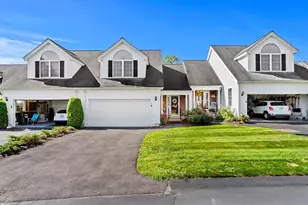7 Nature View Dr, Uxbridge, MA 01569 - Photo 1