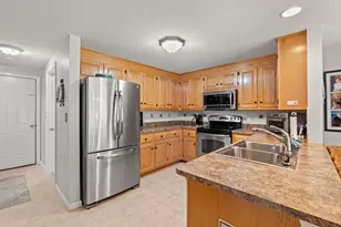 7 Nature View Dr, Uxbridge, MA 01569 - Photo 11
