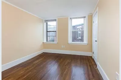 394 Riverway #12, Boston, MA 02115 - Photo 9
