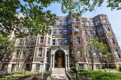 394 Riverway #12, Boston, MA 02115 - Photo 1