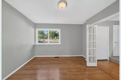1 Charles St #A, Reading, MA 01867 - Photo 5