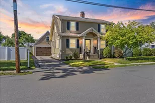 15 William St, North Andover, MA 01845 - Photo 1