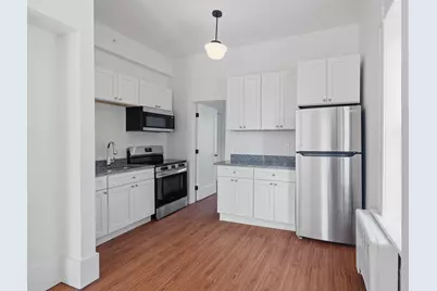 105 High St #3D, Holyoke, MA 01040 - Photo 3