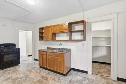 1447 Dwight St #3R, Holyoke, MA 01040 - Photo 11