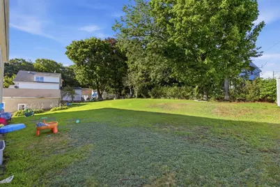 28 E Meadow Rd, Lowell, MA 01854 - Photo 5